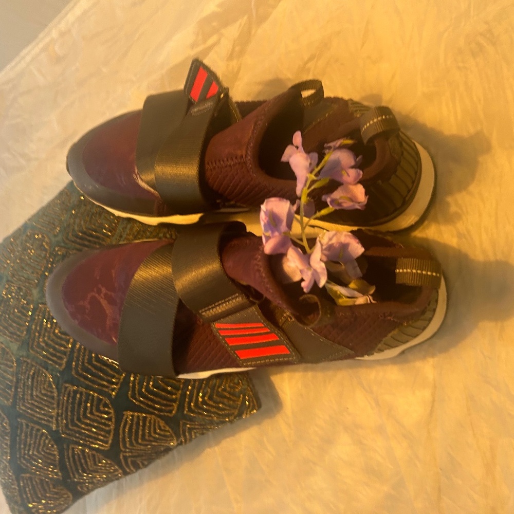 SOREL WOMEN'S KINETIC IMPACT VELCRO STRAP SNEAKERS EGGPLANT COLOR SIZE 9.5